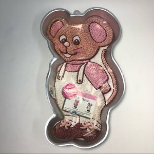 Wilson 1987 miss mouse cake pan